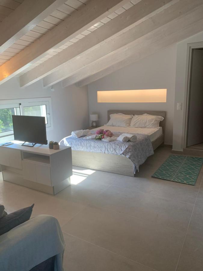 דאסיה Terpsichore Boutique Bright New Sofita Studios And Appartment מראה חיצוני תמונה